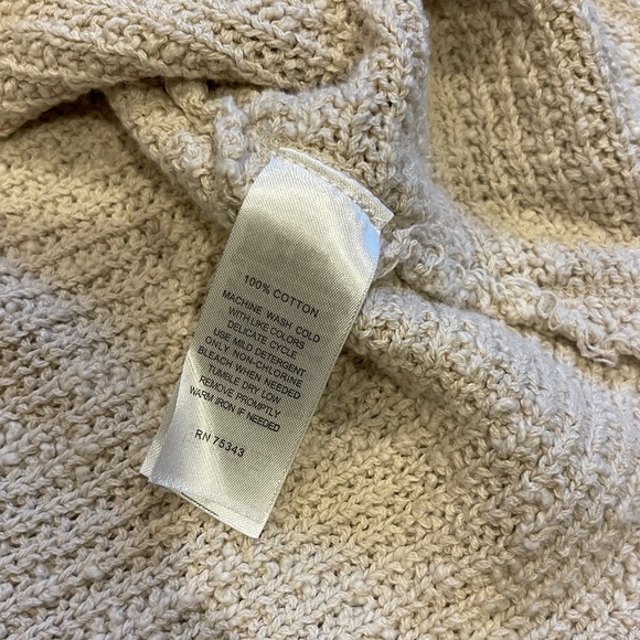 Kaisely Cold Shoulder Raw Hem Sweater LARGE - Picture 6 of 6